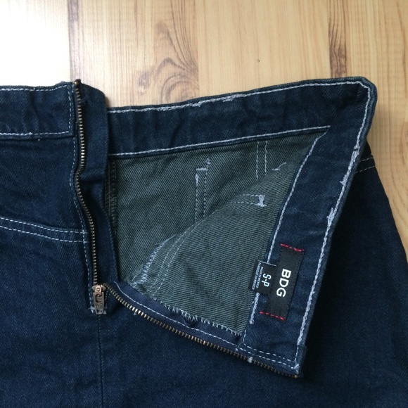 Urban Outfitters Denim Mini Skirt Darkwash Small - Picture 4 of 7